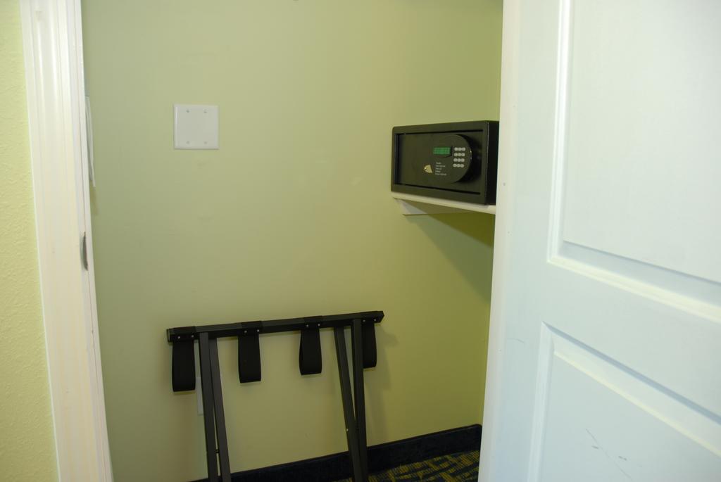 Sugar Beach Resort Hotel Traverse City Habitación foto